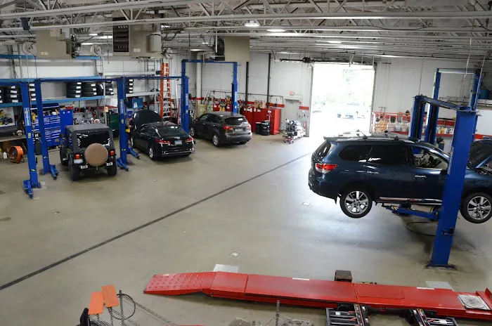 Pepper's Lemont Auto Care 6
