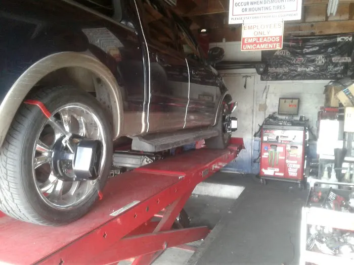 Calderon Tires & Wheels Center 8