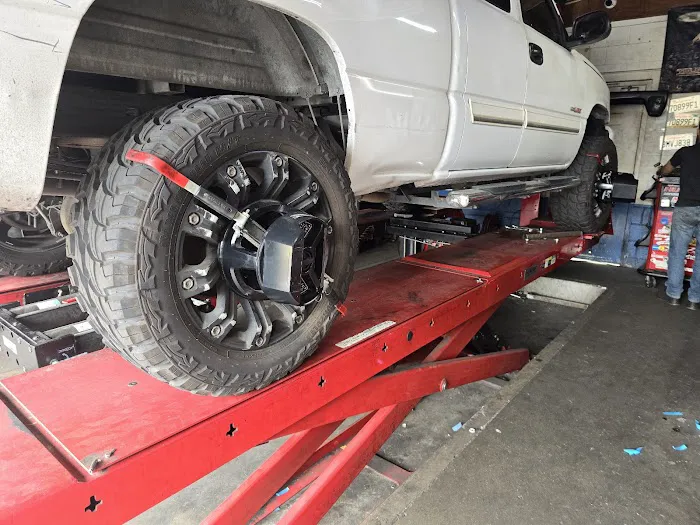 Calderon Tires & Wheels Center 0