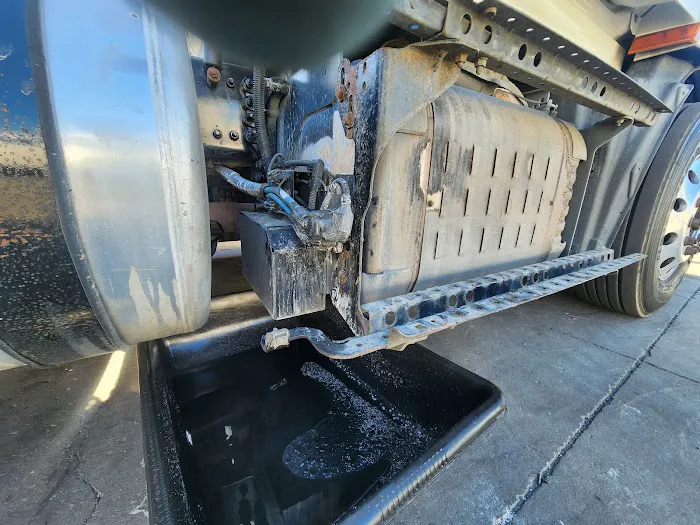 Israel Vega Trucking Repair Electric 2