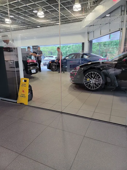 Porsche Service Center 3