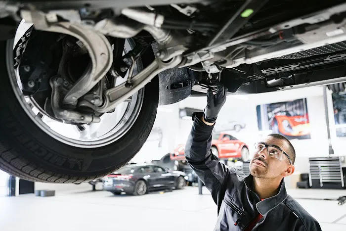 Porsche Service Center 0