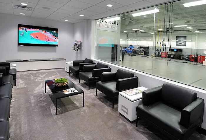 Porsche Service Center 2