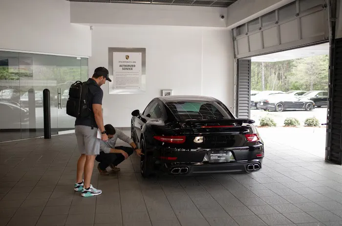 Porsche Service Center 7