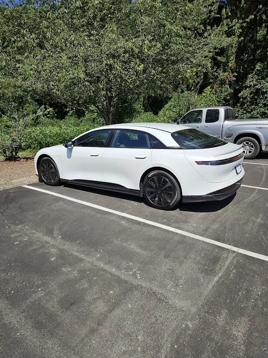 Lucid Service Center Roswell 6