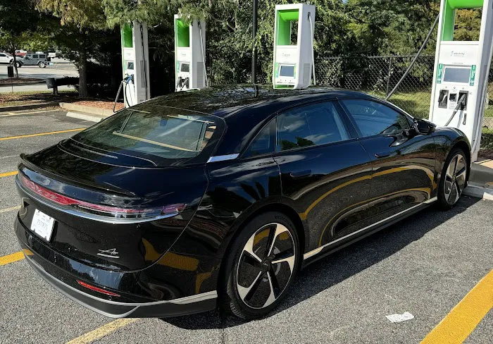 Lucid Service Center Roswell 9