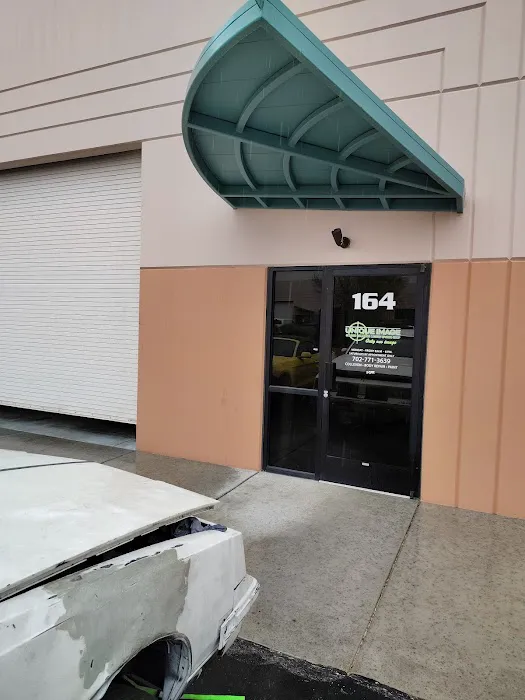Unique Image Classic Collision Luxury Sports Shop 0