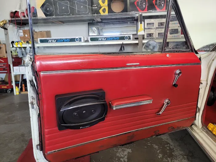 JC windows tint & sounds customs sistem 9