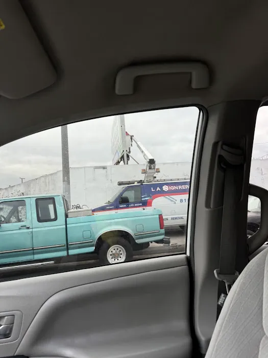 Mr Ford Auto Dismantling 6