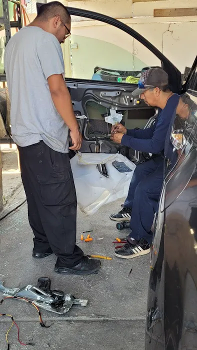 Martinez Auto Glass Bakersfield 0