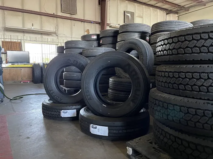 Universal Tire Hub 1