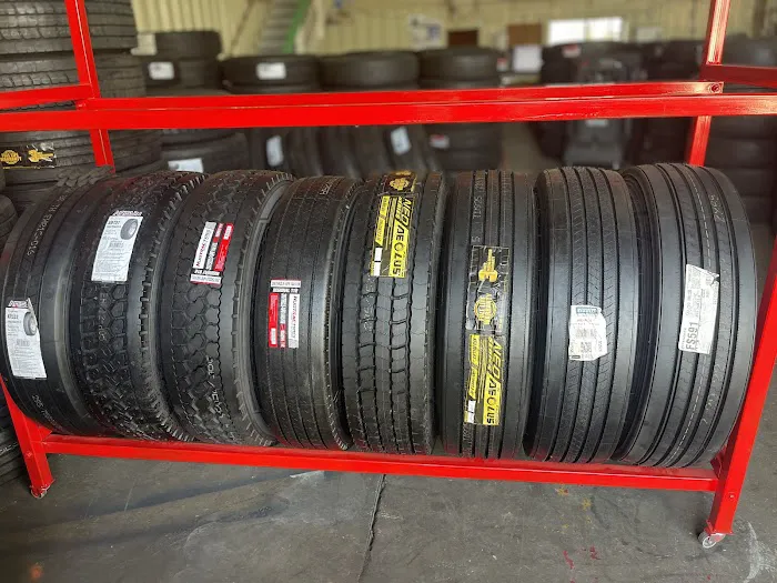 Universal Tire Hub 8