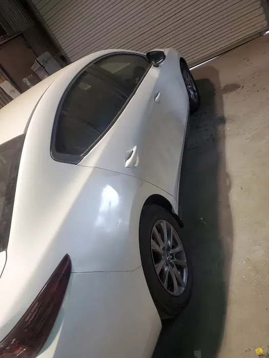 EL VIEJON AUTO BODY SHOP 4