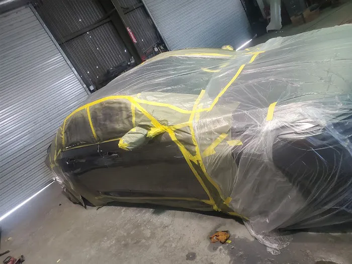 EL VIEJON AUTO BODY SHOP 6