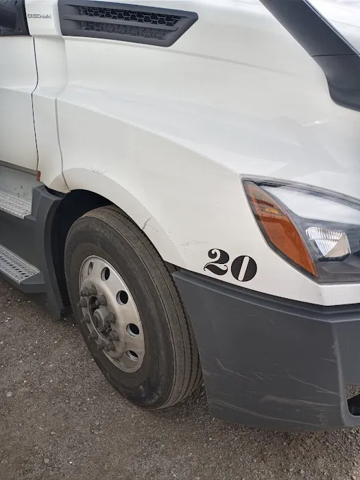 EL VIEJON AUTO BODY SHOP 5