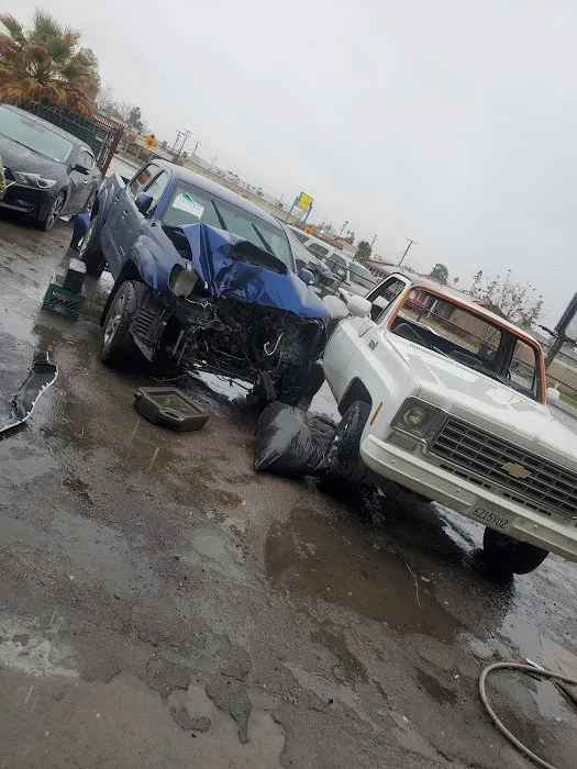 EL VIEJON AUTO BODY SHOP 2
