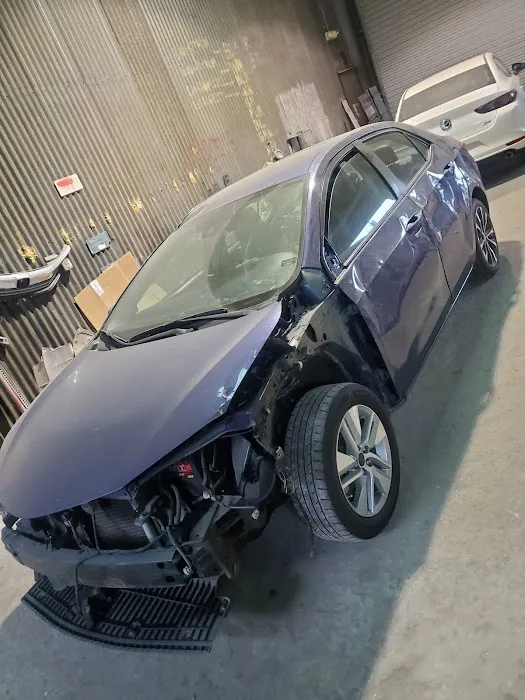 EL VIEJON AUTO BODY SHOP 7