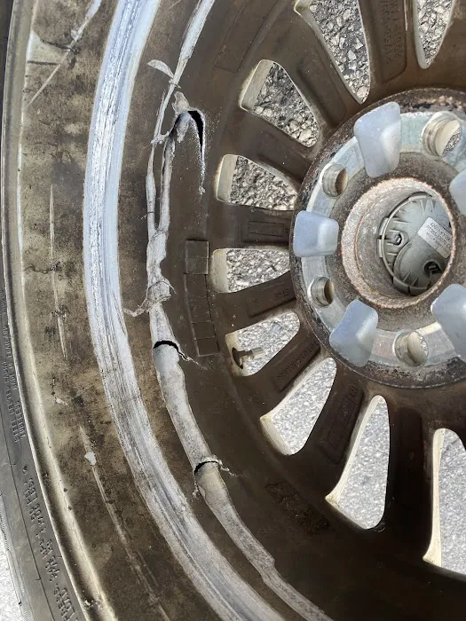 J&J tires shop 5