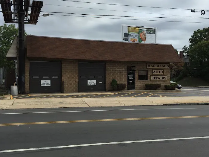 Maggiano's Auto Repairs 6