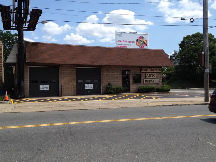Maggiano's Auto Repairs 7