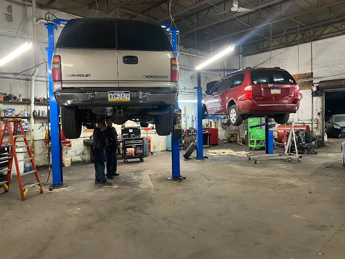 Juan Luquillo Auto 8