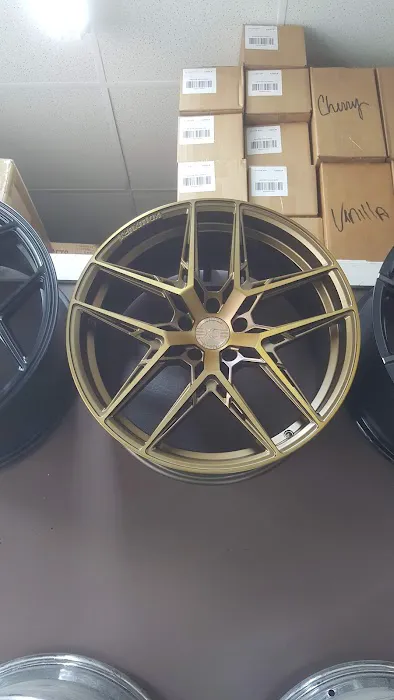 J R's Auto Parts 5