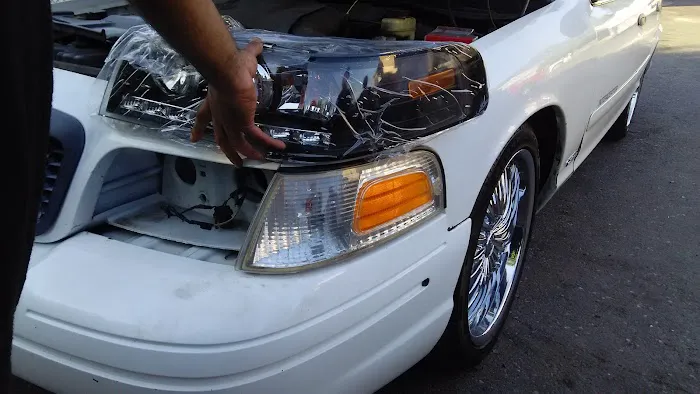 J R's Auto Parts 9