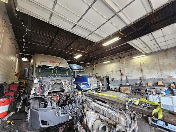 Advanced Truck Repair 4