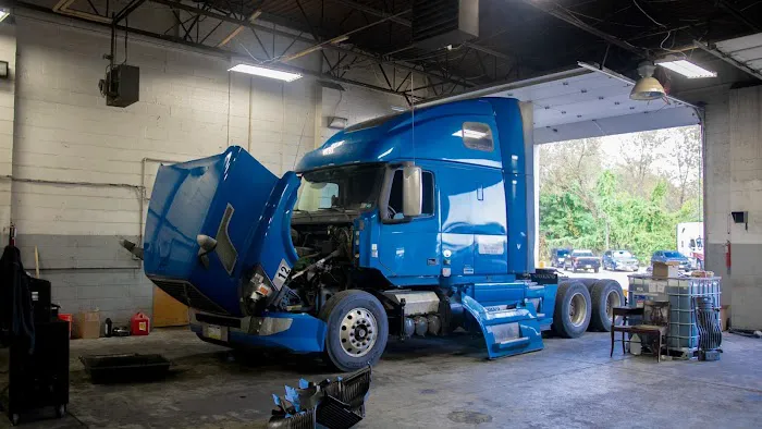 Mr. Truck & Trailer Repairs 7