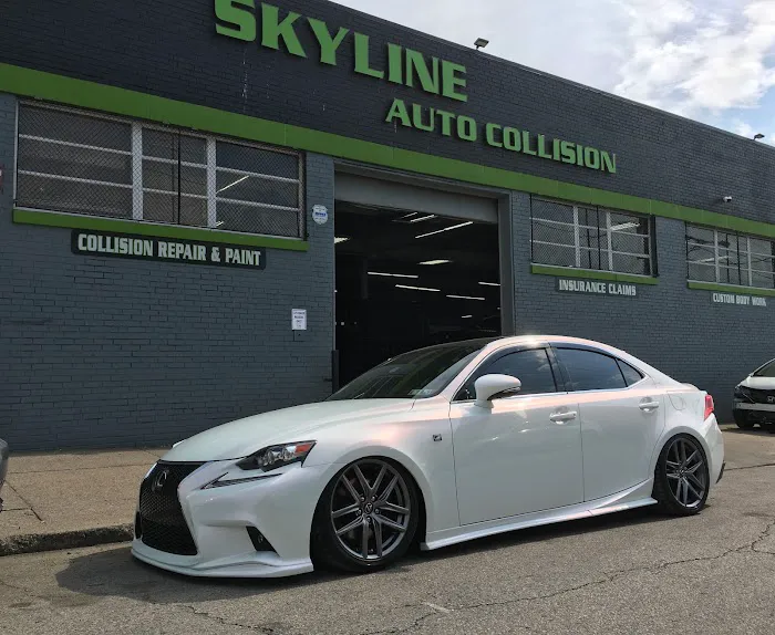 Skyline Auto Collision 3