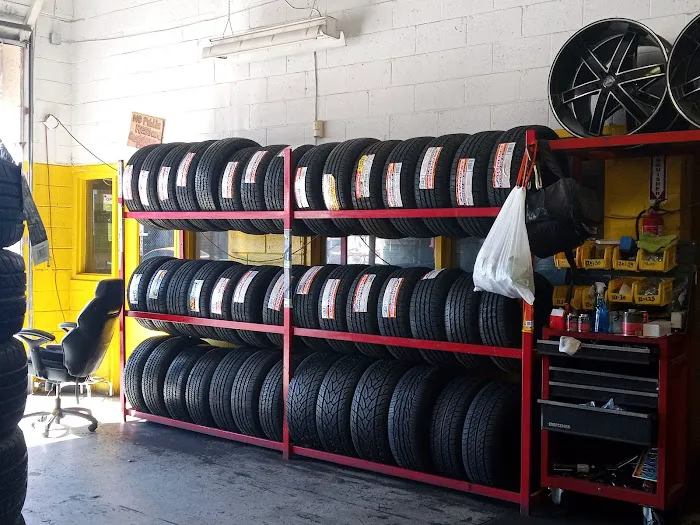 Durango Llantera Auto Shop & Tire Shop 3