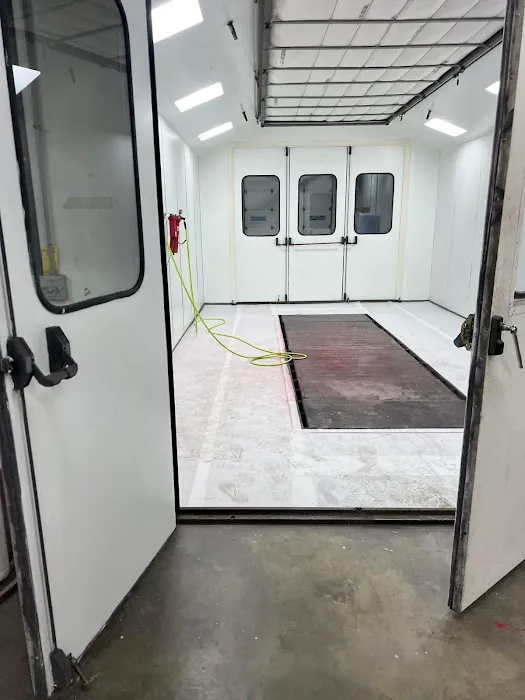 Brown's Body Shop South 4