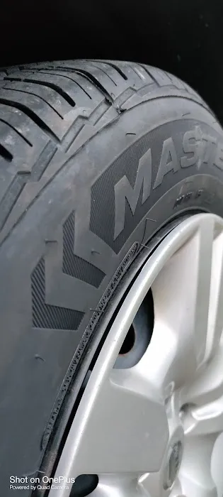 Dave's Tire 0