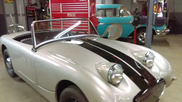 Phillips' Garage 9