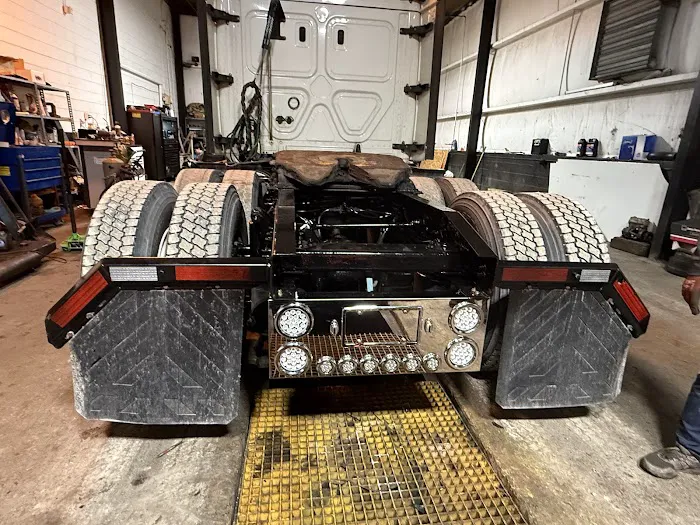 Diesel Mobile Truck & Trailer Repair LLC 3