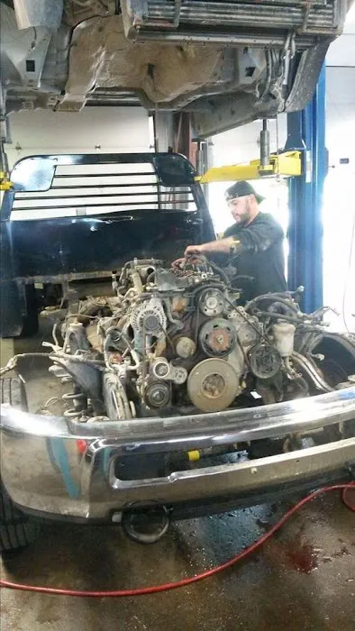 Casey's Auto and Diesel 0