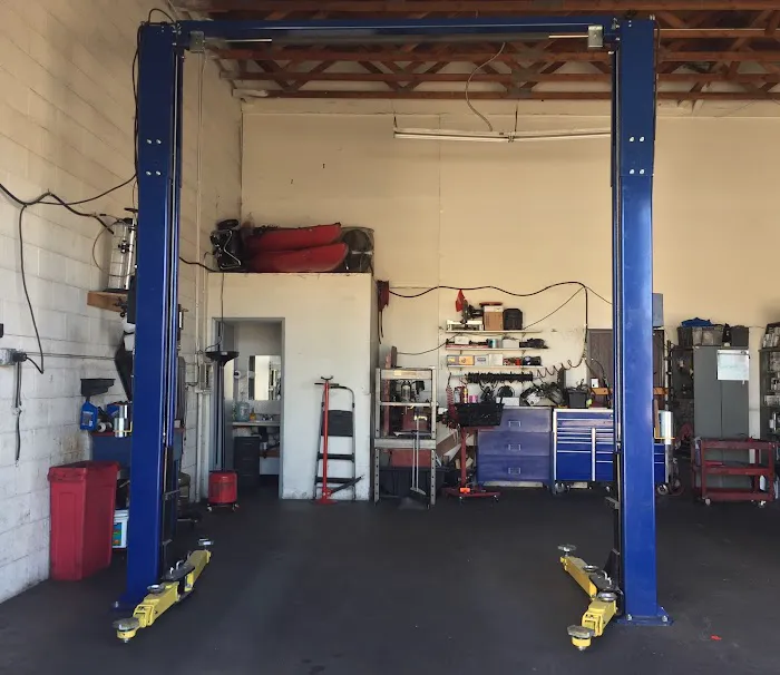 Smog & Tune Technicians 6