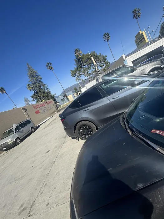 Victor's Tire Shop 4