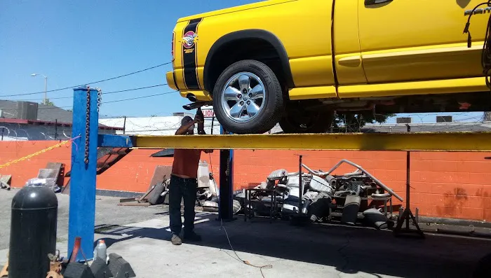 Huizar Mufflers & Pro Lifting 0