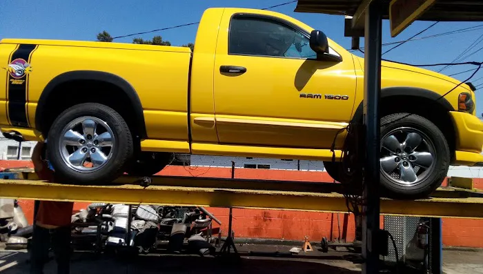 Huizar Mufflers & Pro Lifting 9