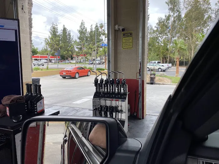 Valvoline Instant Oil Change 1