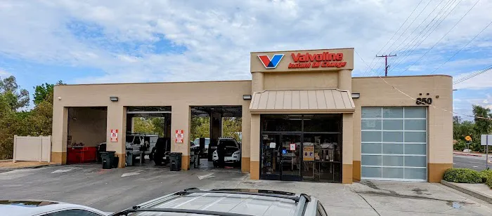 Valvoline Instant Oil Change 4