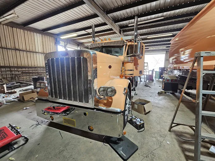 Izzys Kustoms Truck and Trailer Repair 1