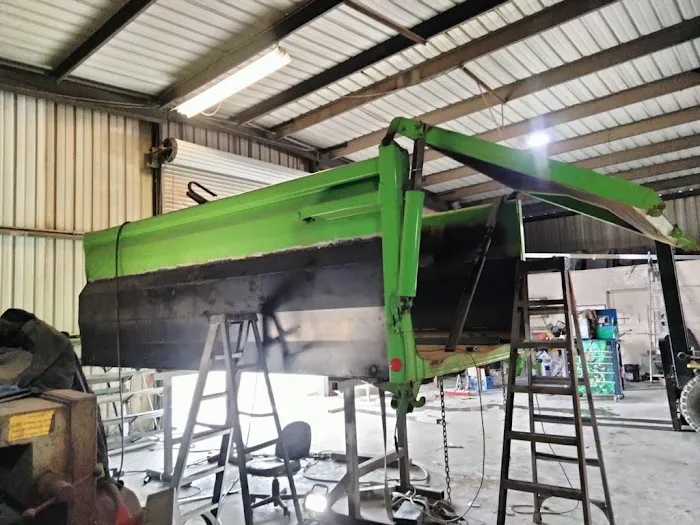 Izzys Kustoms Truck and Trailer Repair 5