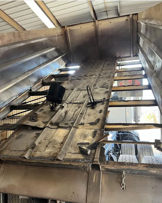 Izzys Kustoms Truck and Trailer Repair 8