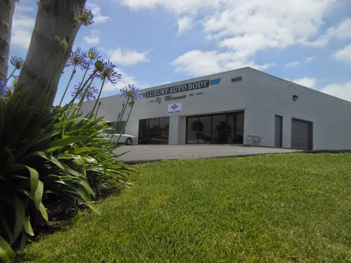 Luxury Auto Body of Miramar 7