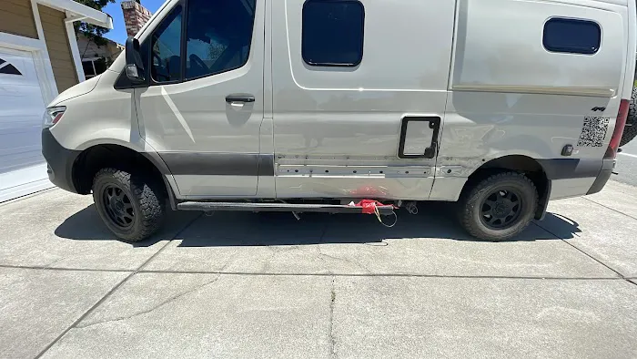BEAR RV Collision Center 0
