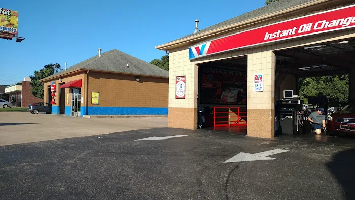 Valvoline Instant Oil Change 4