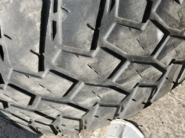 Tire K and h tire shop in Whitehall st 4