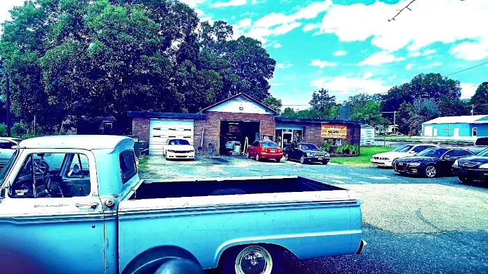 Dad's Garage LLC 0